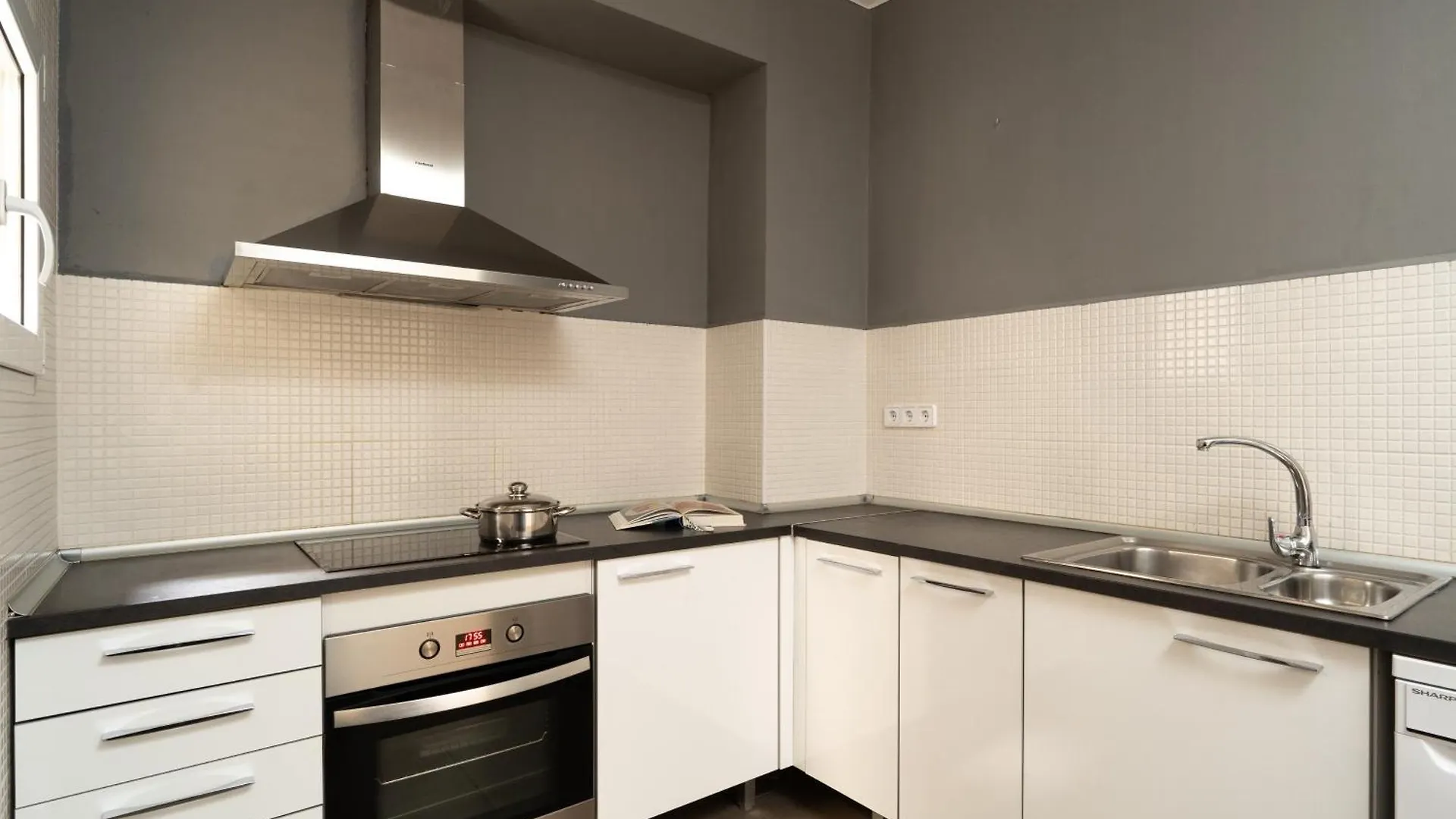 Tsa Gran Via Apartment Barcelona